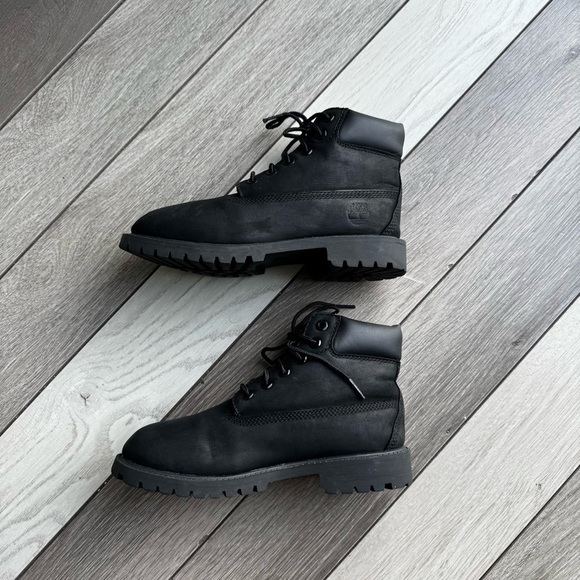 Timberland Youth Premium 6-Inch Waterproof Boot | Size: 2.5 | Pre-Owned Conditio - Picture 5 of 7